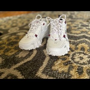women’s fila sneakers